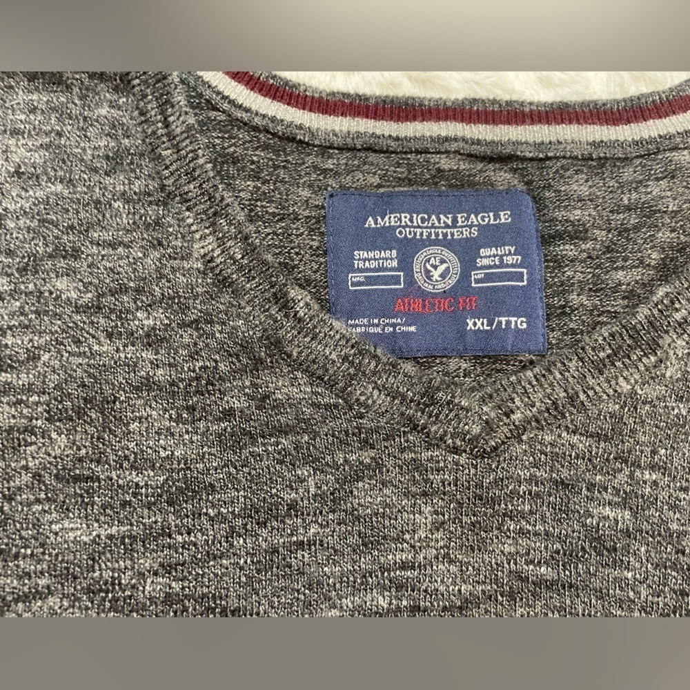 American Eagle Sweater‎ Mens 2XL Gray Cotton V Neck Athletic Fit Y2K Lightweight - Picture 3 of 7